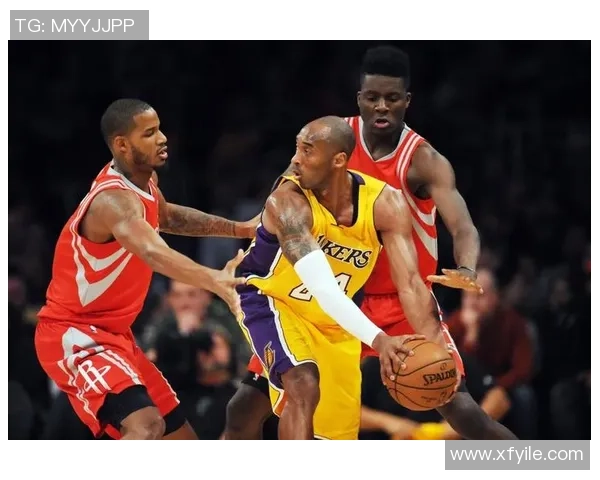 科比在2012年对阵火箭的经典表现与比赛回顾分析